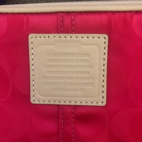NWT Coach Pink Ruby Zipper Pouch - Picture 4 of 5